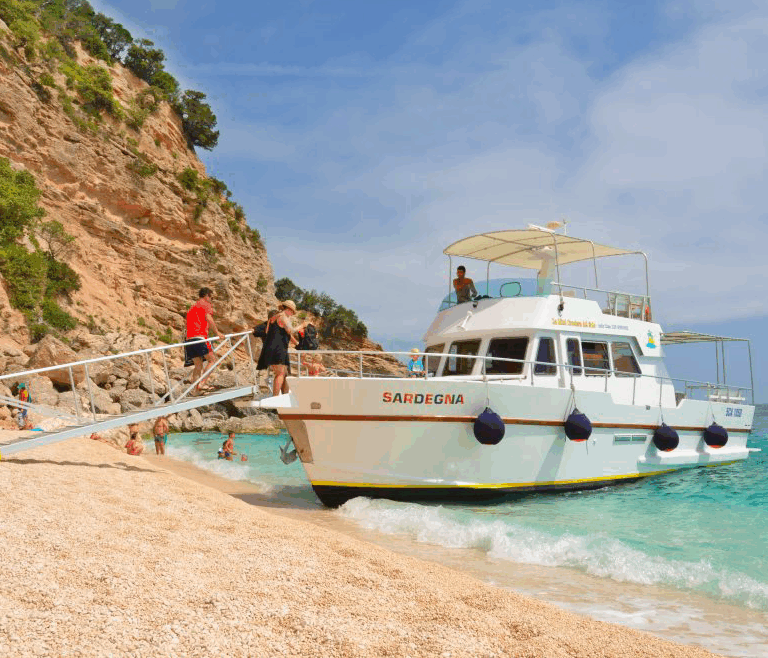 choose the perfect boat for your excursion